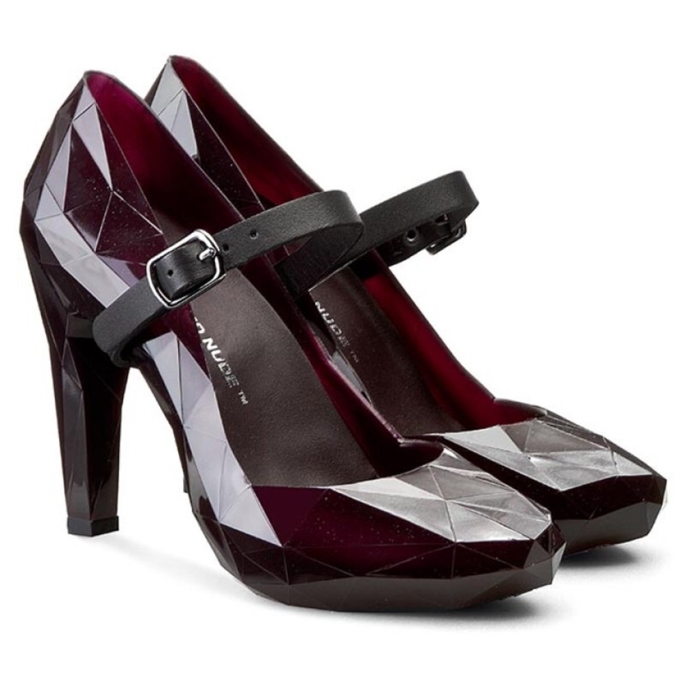 United Nude “lo fi” geometric pump